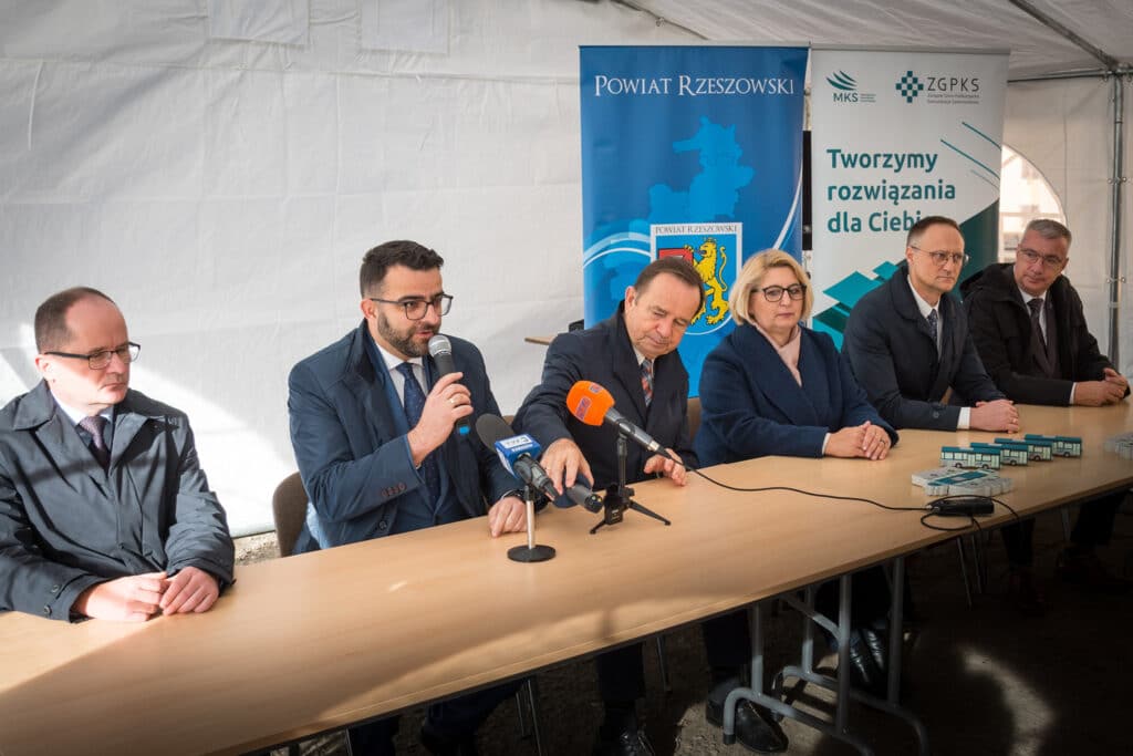 Rzeszów: Najbrzydszy dworzec w Polsce do rozbiórki. W zamian centrum przesiadkowe ZG PKS