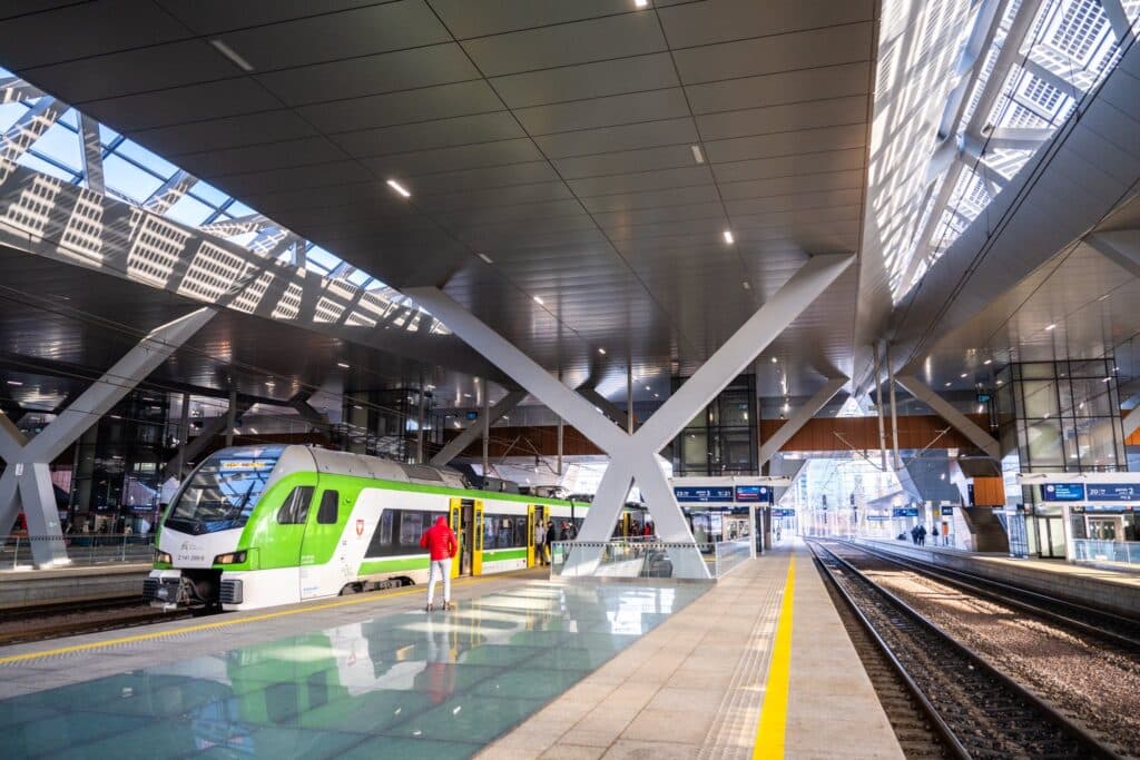 Warszawa/ Otwarto przejście podziemne pod Dworcem Zachodnim