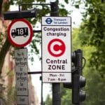 Londyn podnosi opłaty w strefie Congestion Charge