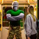 Warszawa/ W czwartek radni zagłosują za rozszerzeniem katalogu zachowań zabronionych w komunikacji miejskiej