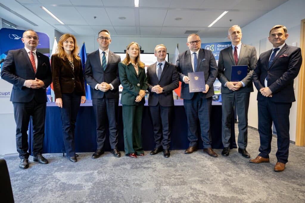 Podpisanie umowy w CUPT