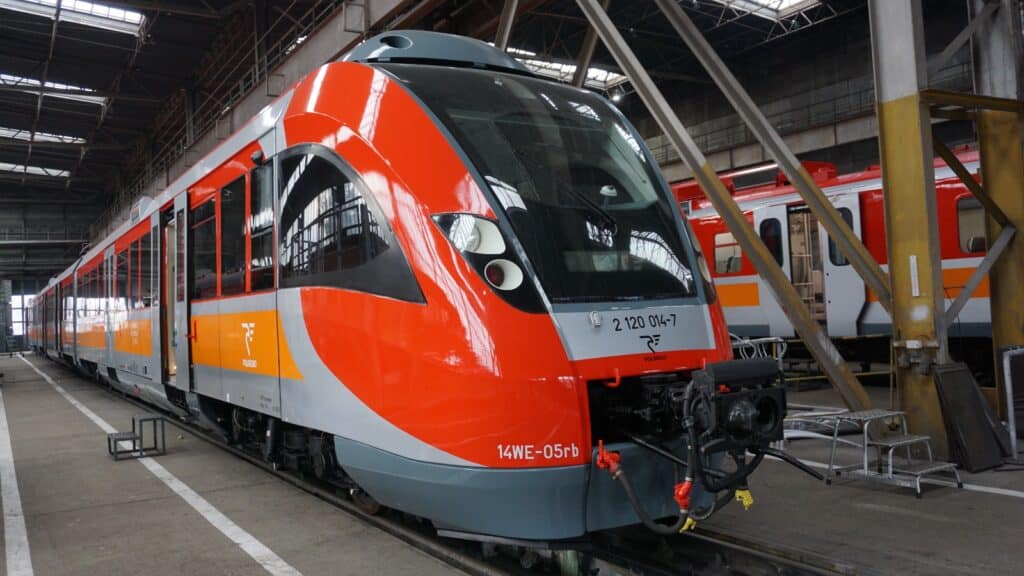 Tak będą wyglądały składy 14WE w barwach Polregio. Wkrótce na torach Małopolski foto: Polregio