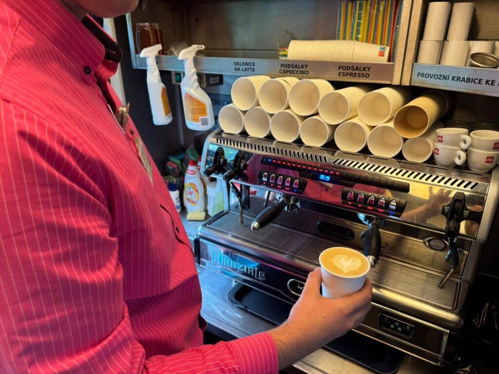 RegioJet rozszerza ofertę gastronomiczną. Największa kawiarnia na torach wprowadza nowości w menu foto: RegioJet