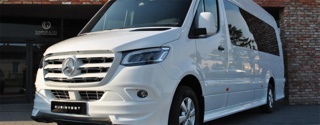 Krakowska Policja z ofertami na dwa autobusy. Najtańsza propozycja poniżej budżetu