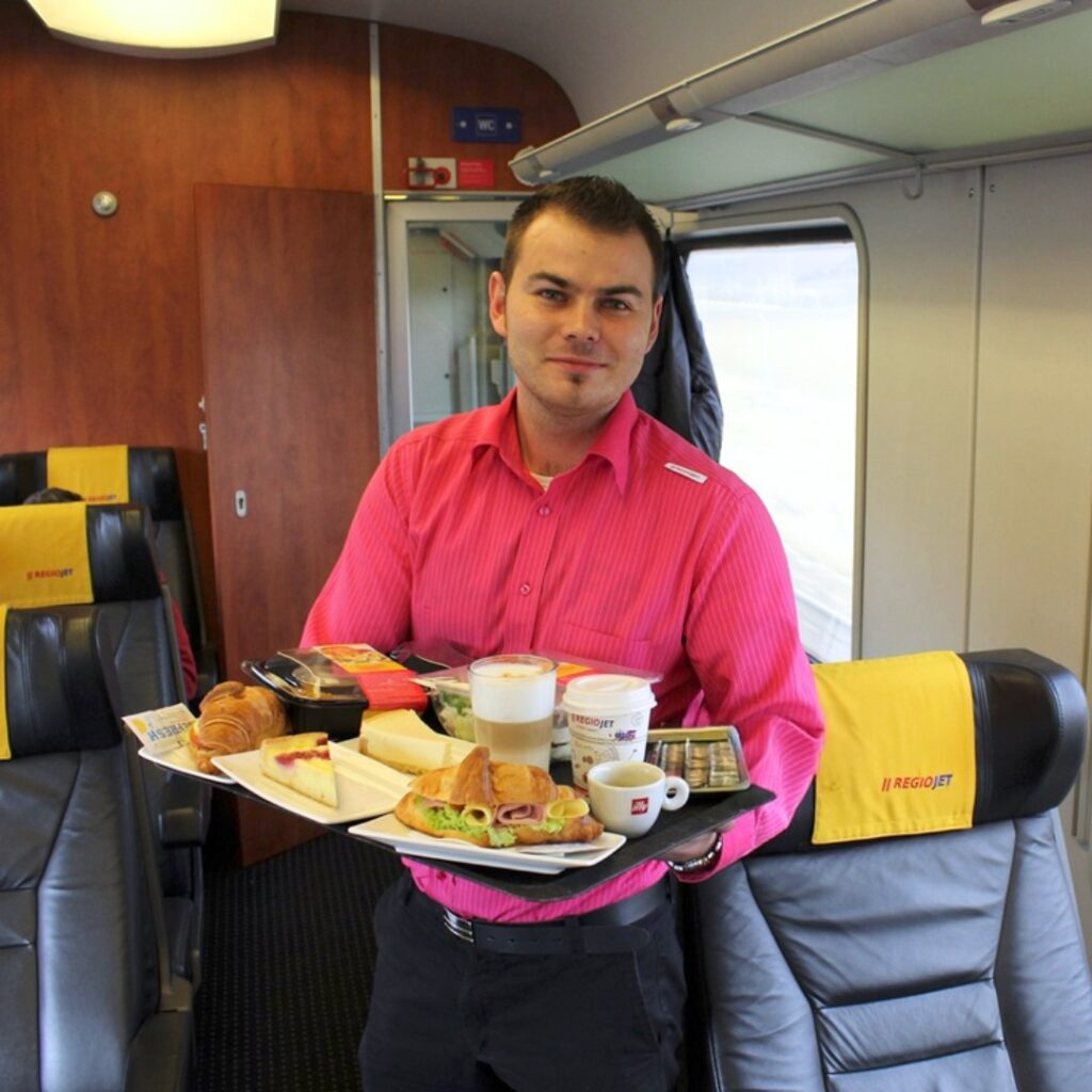 RegioJet rozszerza ofertę gastronomiczną. Największa kawiarnia na torach wprowadza nowości w menu foto: RegioJet