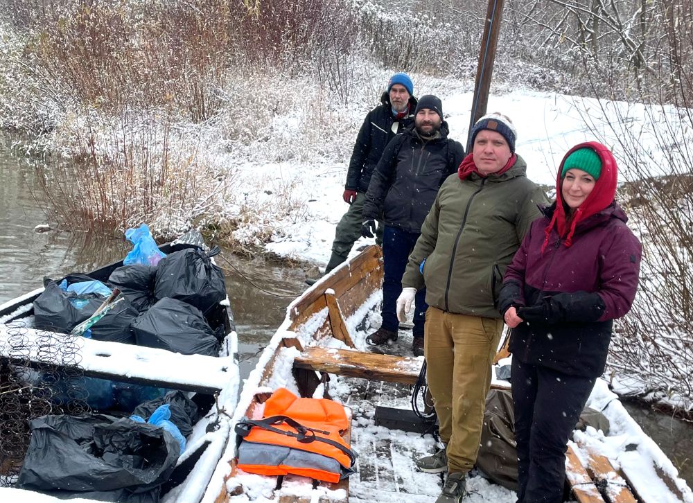 Warszawa: Za nami wodniackie porządki nad Wisłą foto: UM Warszawa