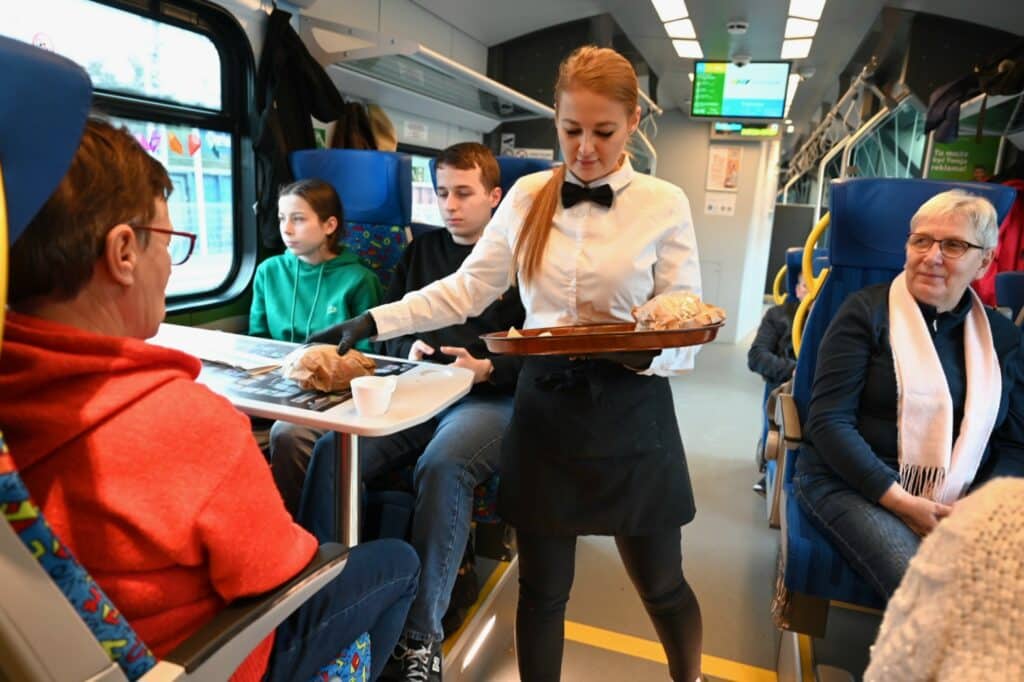 Koleje Śląskie wjeżdżają do województwa łódzkiego foto: KŚ