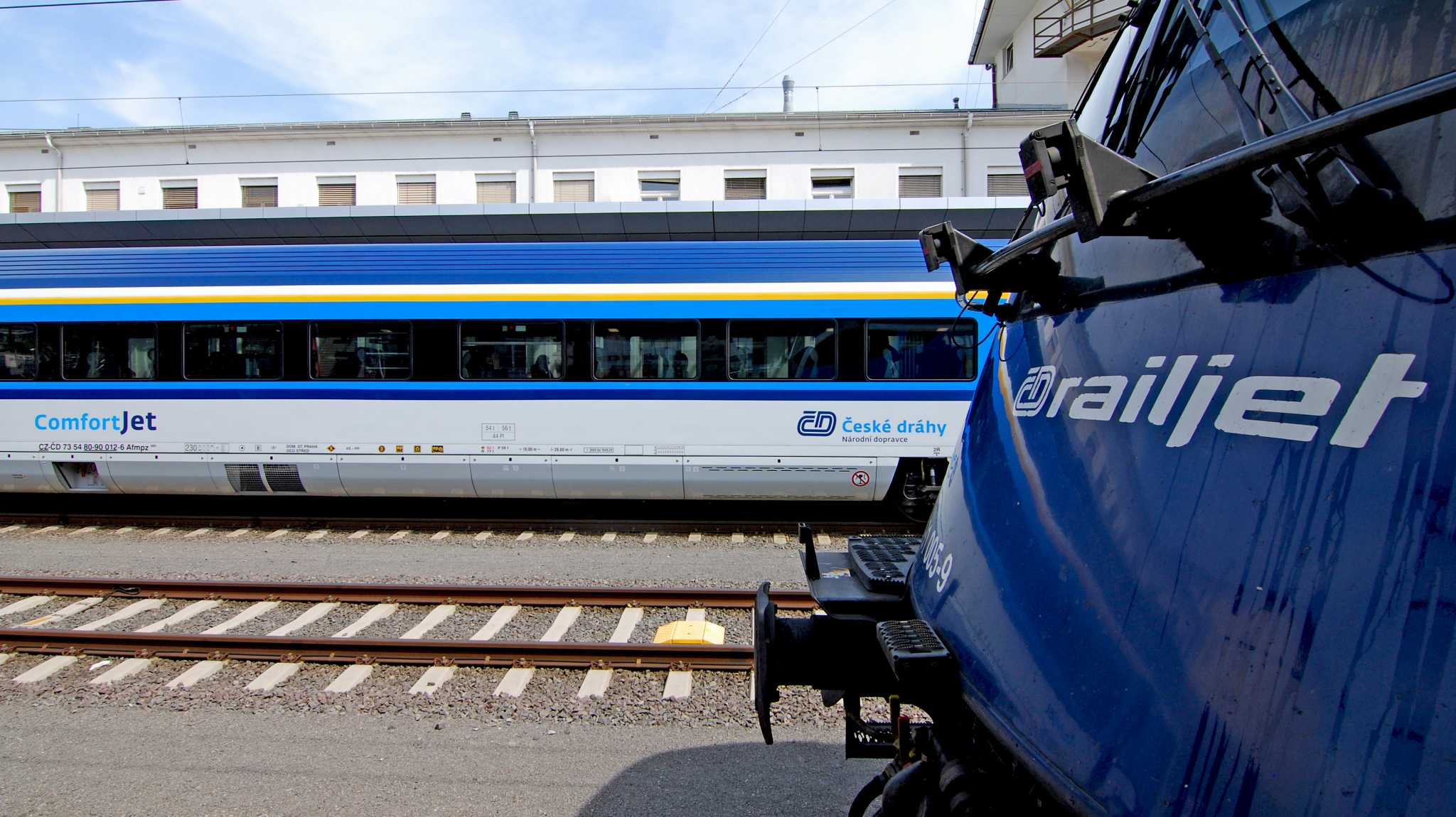 Inforail - Ceske drahy z nową ofertą. Więcej pociągów bez barier, wagonów restauracyjnych i częstsze kursy składów JET