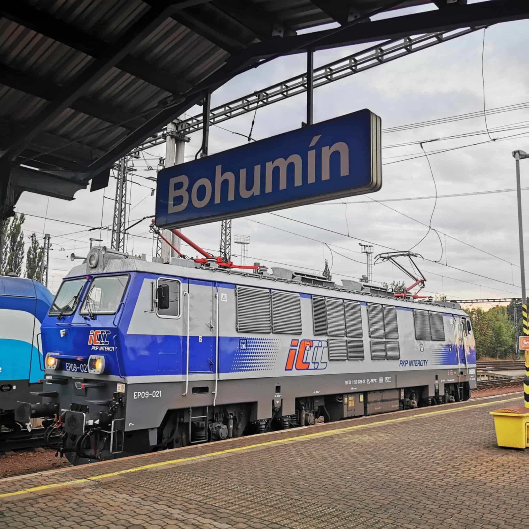 Inforail - Burza po zezłomowaniu dwóch EP09. PKP Intercity mogły stracić ponad 2 mln zł!