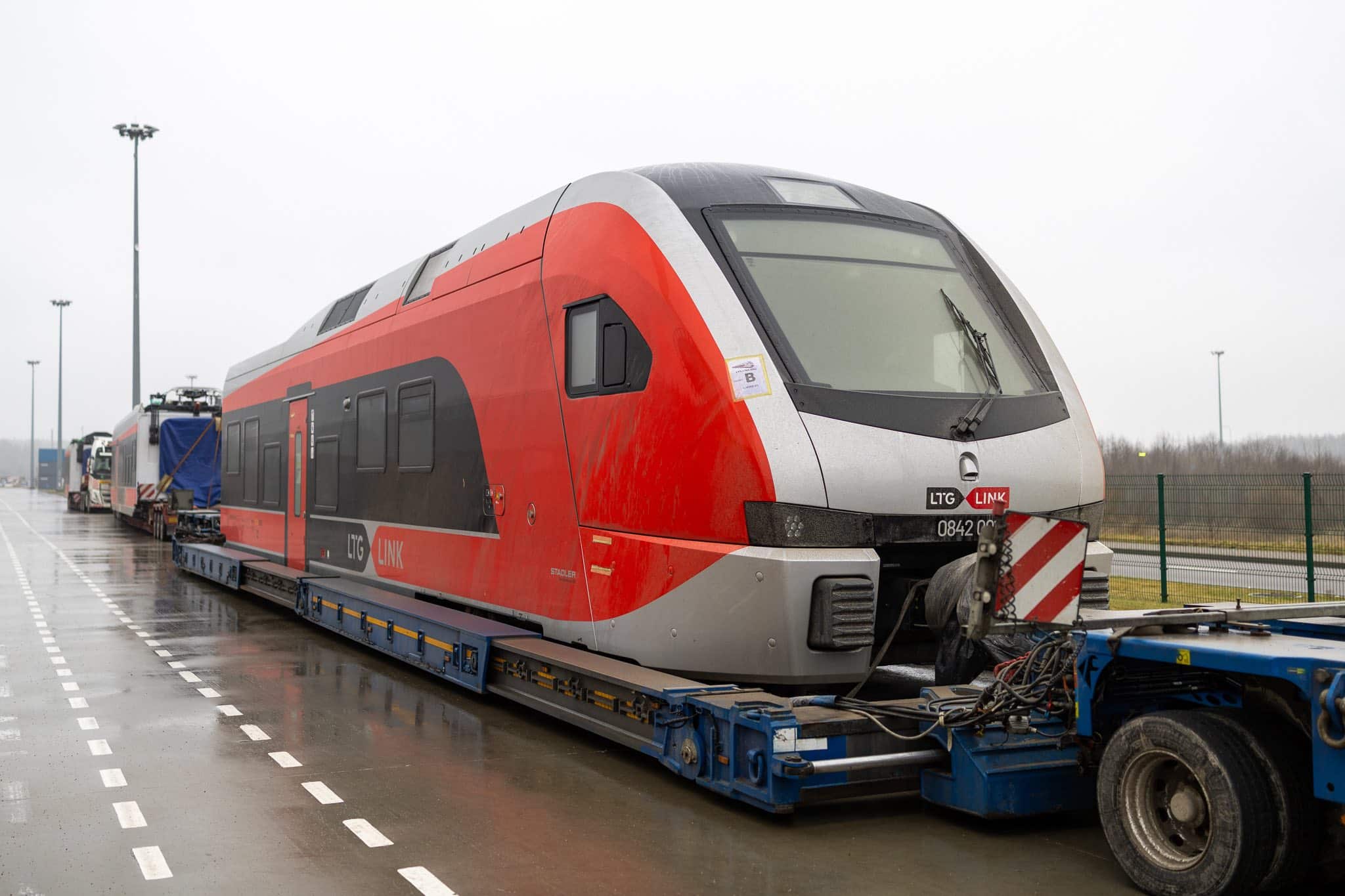 Inforail - Z Siedlec na Litwę. Pierwszy bateryjny pociąg Stadlera dostarczony