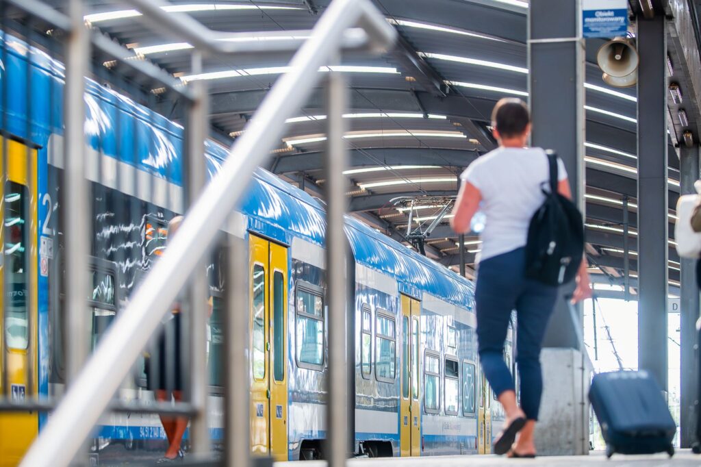 Decyzja Komisji ws. katowickiej SCT opiera się na danych historycznych i aktualne wyniki nie wskazują przekroczeń poziomu dopuszczalnego dla NO2 w Katowicach.