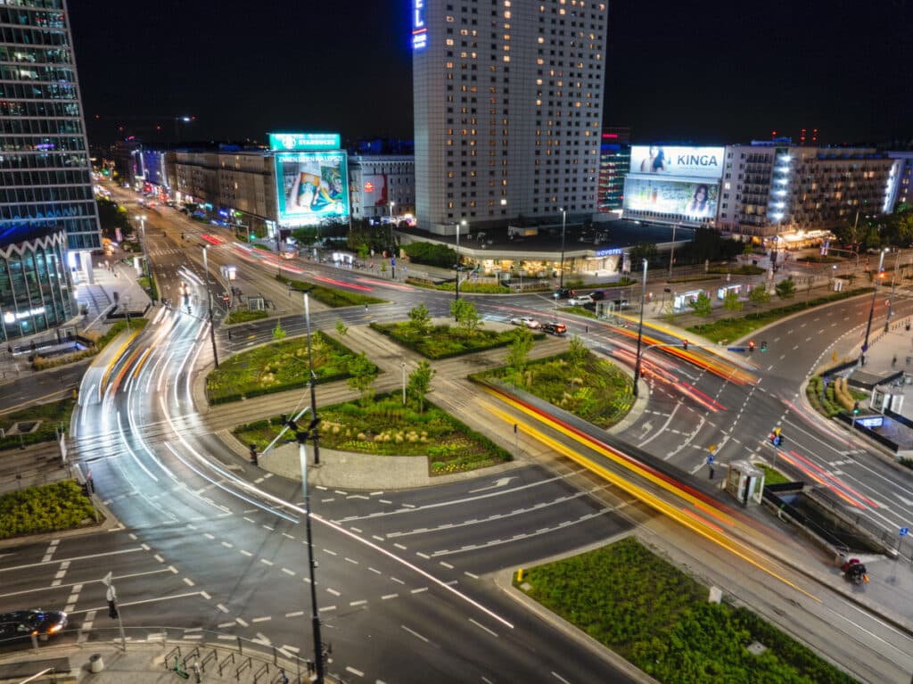 Warszawa:  Wkrótce nowocześniejszy system zarządzania ruchem – pomoże komunikacji i kierowcom