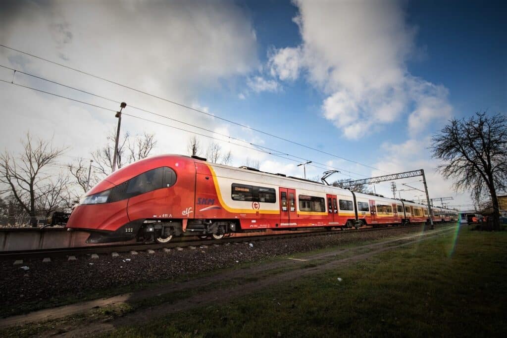 Rozkład jazdy 2025/2026: Zmiany w kursowaniu pociągów SKM Warszawa foto: UM Warszawa