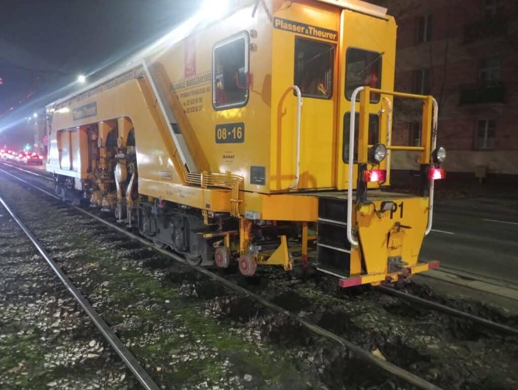 Warszawa: Ograniczenia prędkości tramwajów w al. Niepodległości foto: TW