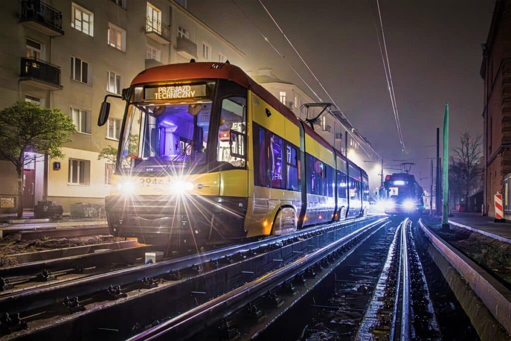 Warszawa: Tramwaje wracają na Rakowiecką po 58 latach. Linia 19 pojedzie nową trasą jeszcze w grudniu foto: UM Warszawa