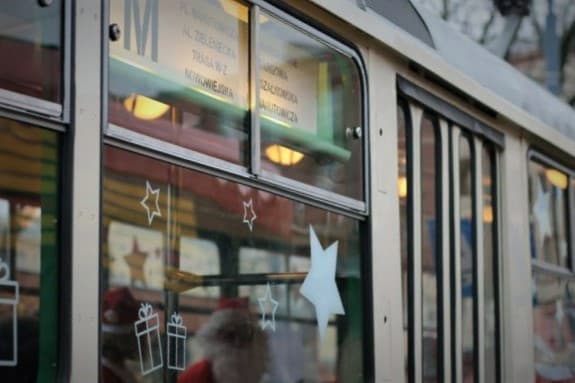 Zabytkowe tramwaje znów na warszawskich torach. Linia M wyjedzie na Mikołajki i w drugi dzień świąt foto: UM Warszawa