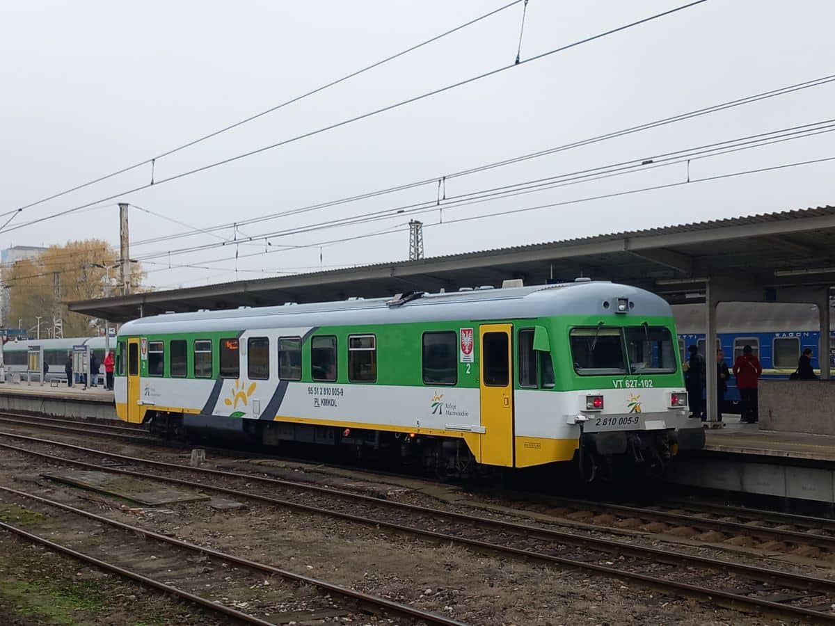 Inforail - Ministerstwo Infrastruktury o połączeniach Płońsk – Warszawa. To nie jest decyzja rządu