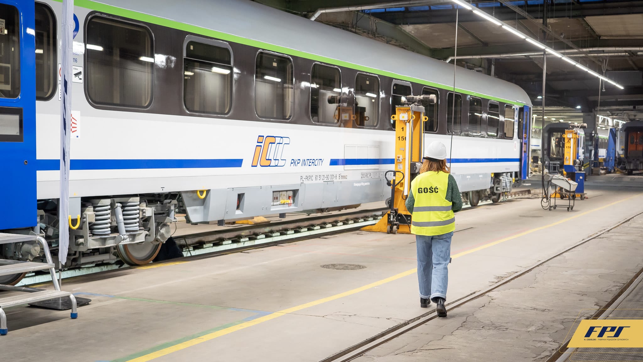 Inforail - FPS kończy naprawę 26 wagonów Z1-B PKP Intercity