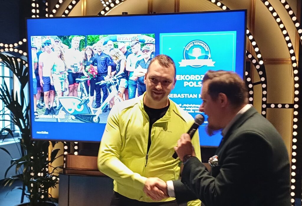 Maszyna ma być bardziej komfortowa, odporniejsza na intensywne użytkowanie i zaprojektowana z myślą o nadchodzącej erze mikromobilności.