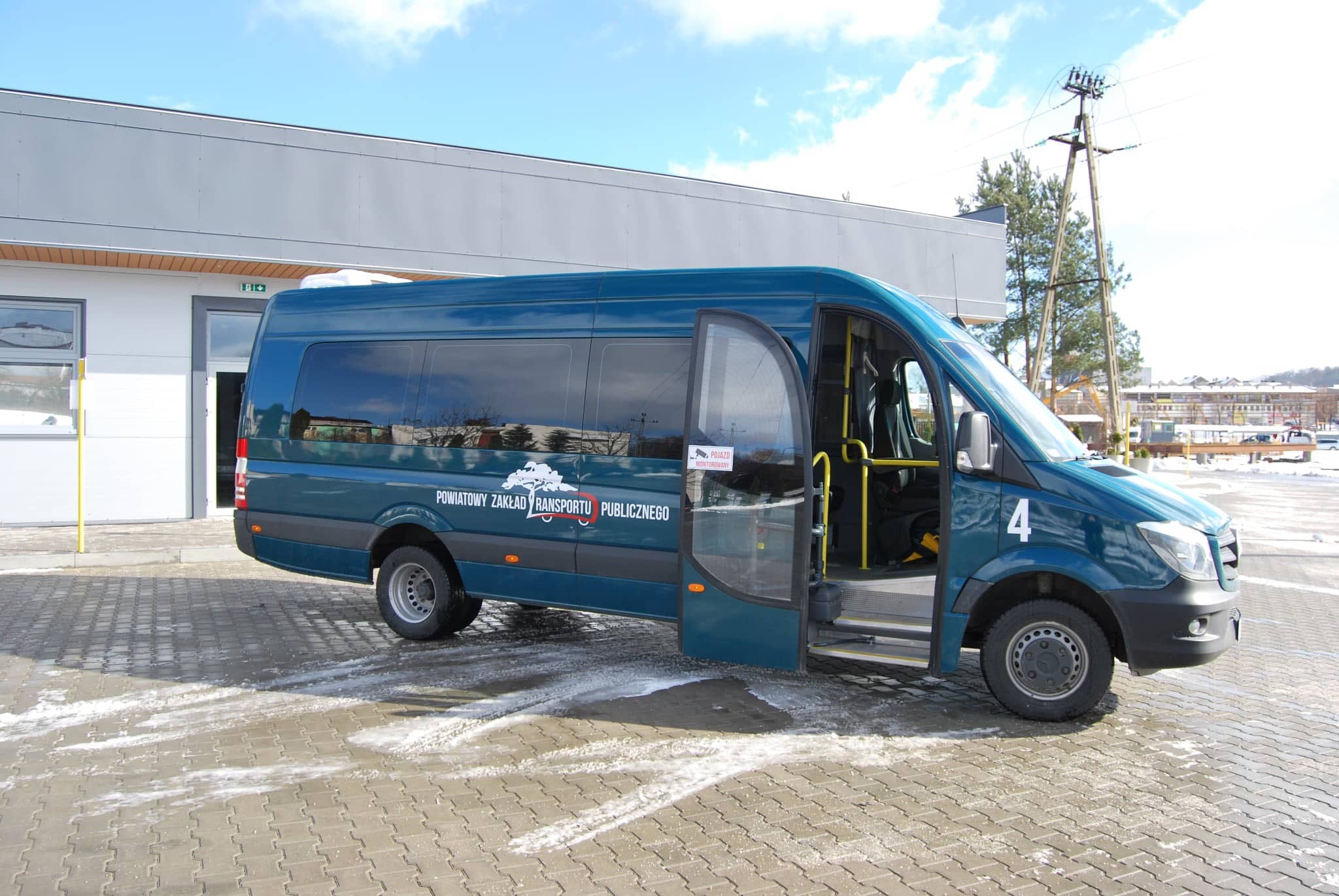 Infobus - Krakowska Policja rozstrzygnęła przetarg na autobusy MINI i MIDI. Polster odrzucony