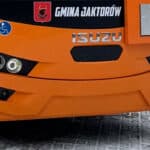 Nowy “gimbus” w Jaktorowie: Isuzu Visigo z windą dla uczniów – dofinansowanie z Mazowsza