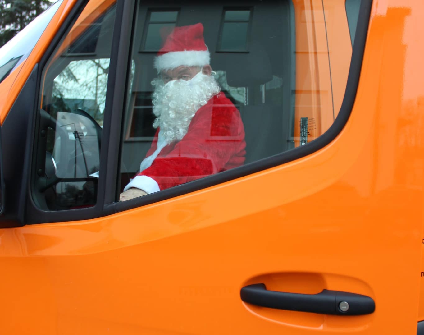 Infobus - Glinojeck odebrał nowy autobus szkolny od Mercusa. Dzięki wsparciu Mazowsza