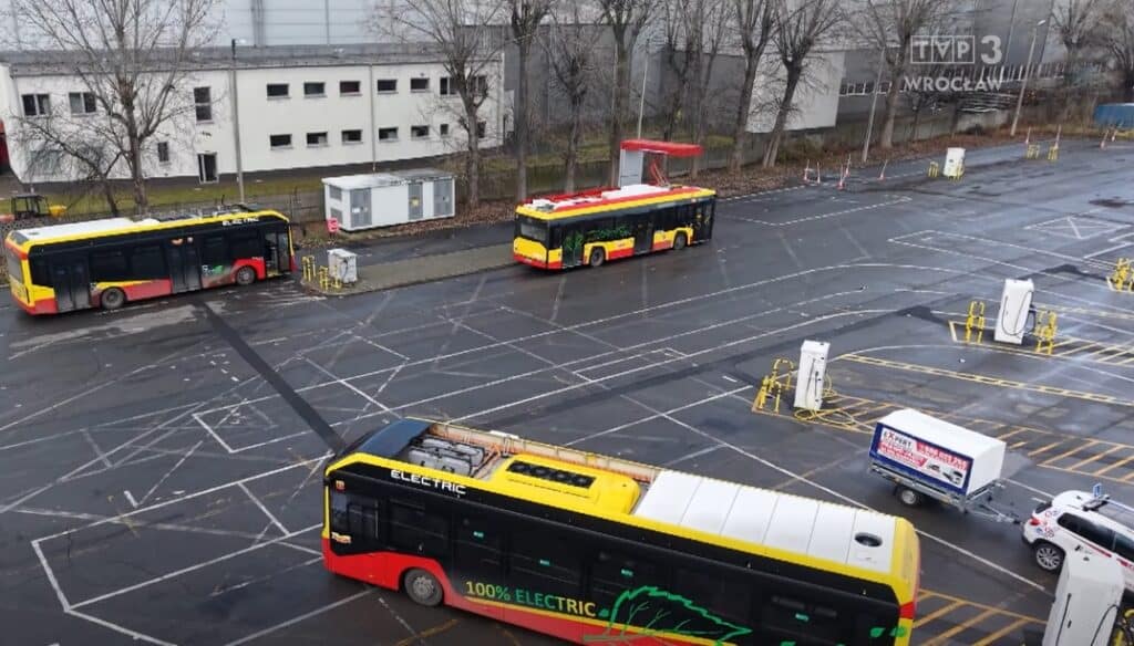 Autobusy elektryczne zasilane słońcem i wiatrem. Przełomowa inwestycja Świdnicy