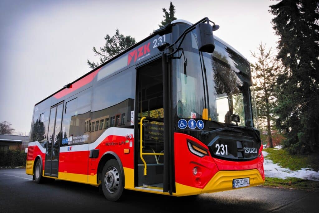 Nowe cztery autobusy Isuzu w Bielsku-Białej / fot. MZK Bielsko-Biała
