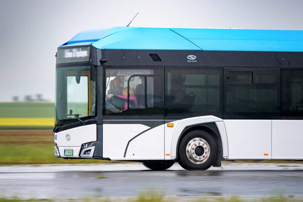 8 tysięcy elektrobusów w 9 miesięcy. Europa przyspiesza elektryfikację transportu publicznego