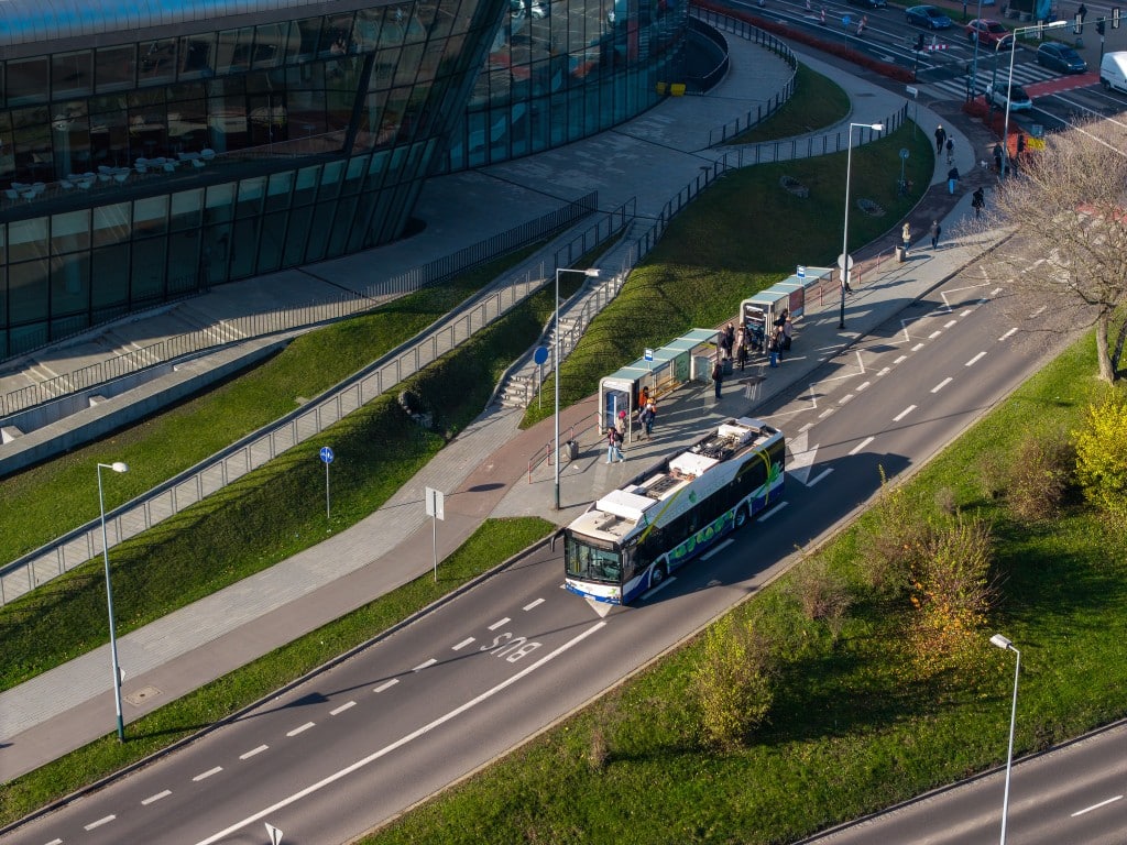 8 tysięcy elektrobusów w 9 miesięcy. Europa przyspiesza elektryfikację transportu publicznego