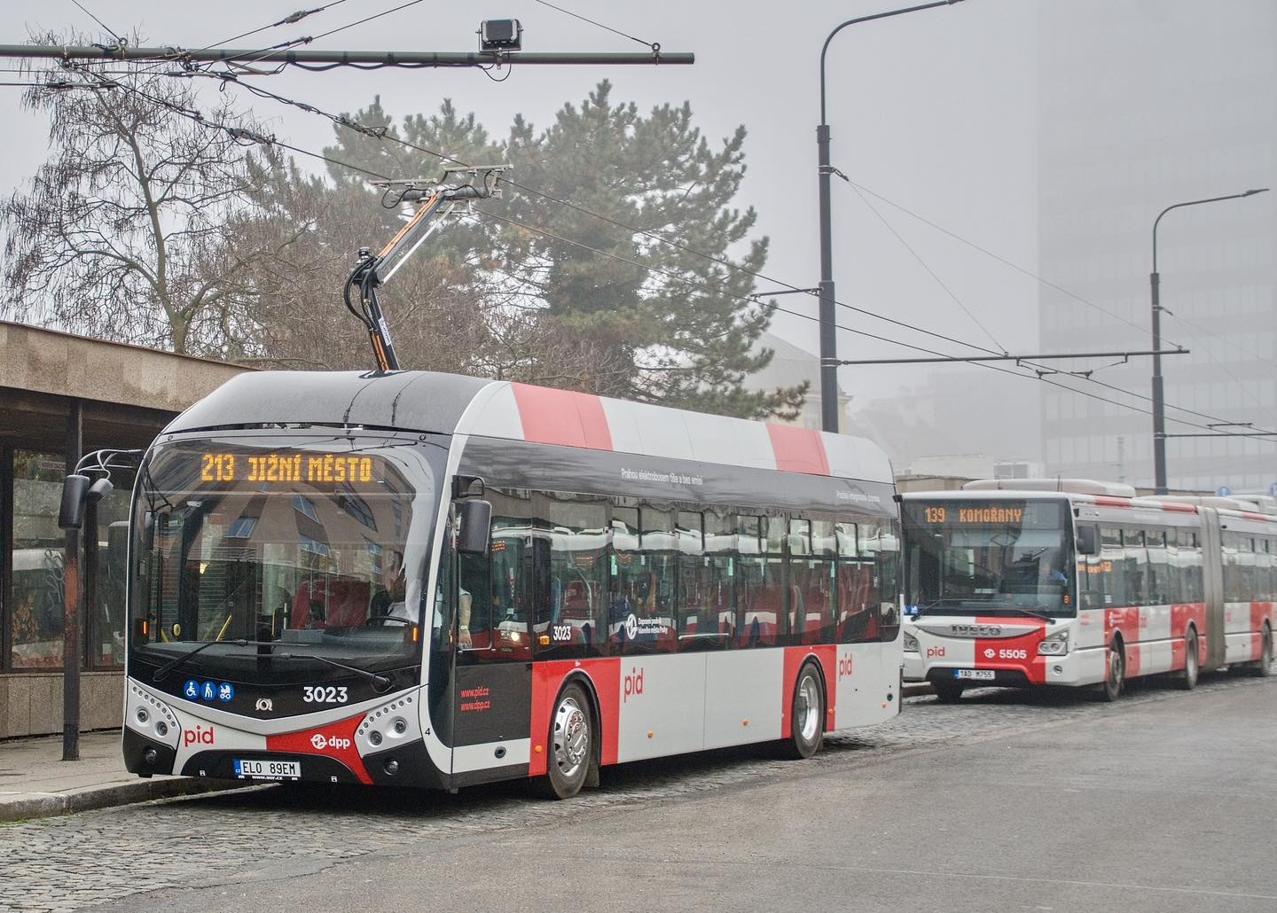 Infobus - DPP Praga bez umowy na 180 trolejbusów. Bozankaya walczy do końca i blokuje Škodę