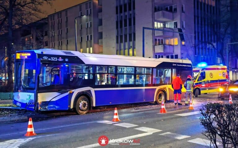 Infobus - Kraków: Policja ujęła kierowcę, który uderzył Audi w autobus MPK i uciekł z miejsca zdarzenia
