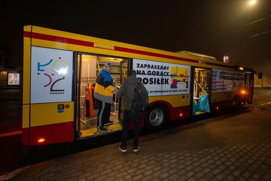 Łódź uruchomiła zimowy autobus dla osób w kryzysie bezdomności. 22. sezon