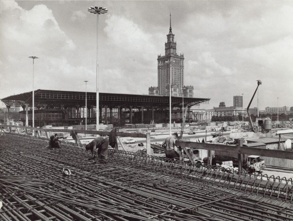 Dworzec Centralny skończył 50 lat! Witano na nim Leonida Breżniewa i Kim Ir Sena, wystąpił w filmach, serialach i piosenkach foto: FB/PKP SA