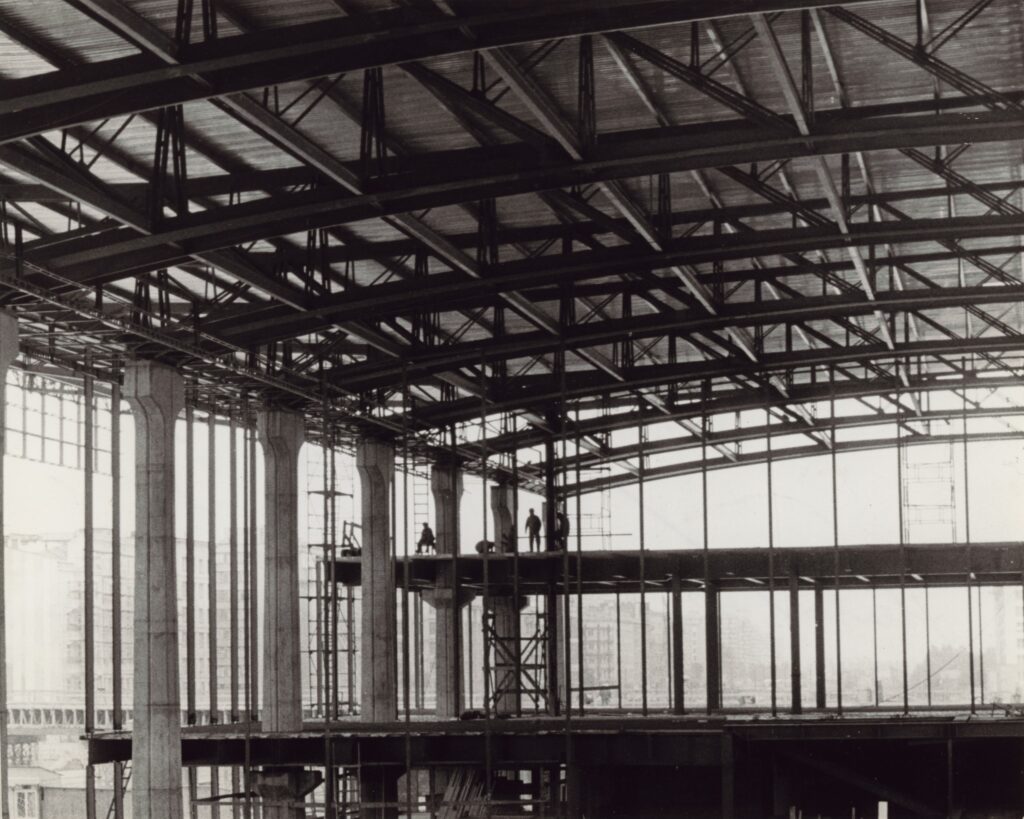 Dworzec Centralny skończył 50 lat! Witano na nim Leonida Breżniewa i Kim Ir Sena, wystąpił w filmach, serialach i piosenkach foto: FB/PKP SA