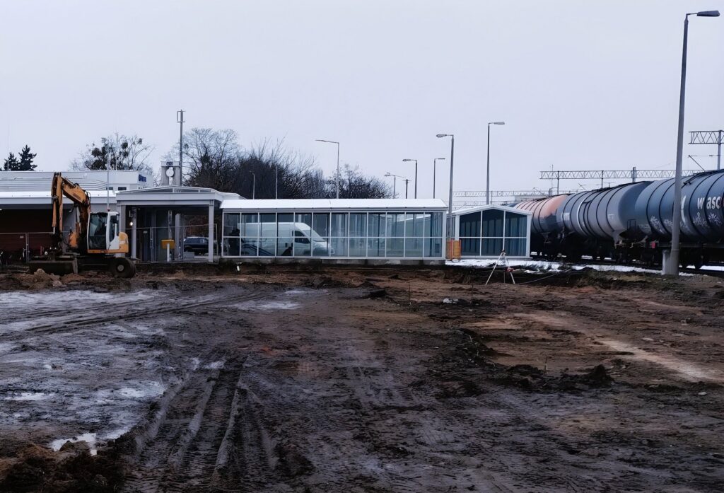 Nowy parking przy stacji w Koluszkach ułatwi dojazdy mieszkańcom regionu foto: PKP PLK