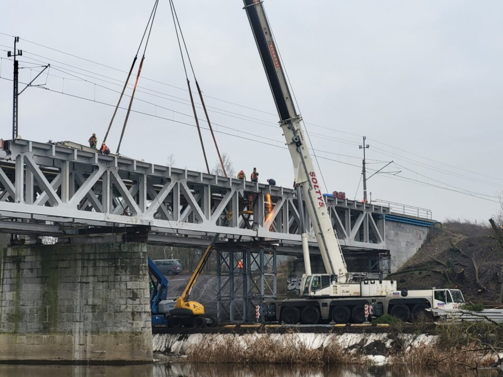 Po dwóch torach z Piły do Poznania. Rusza budowa drugiej „nitki” mostu kolejowego w Obornikach foto: PKP PLK