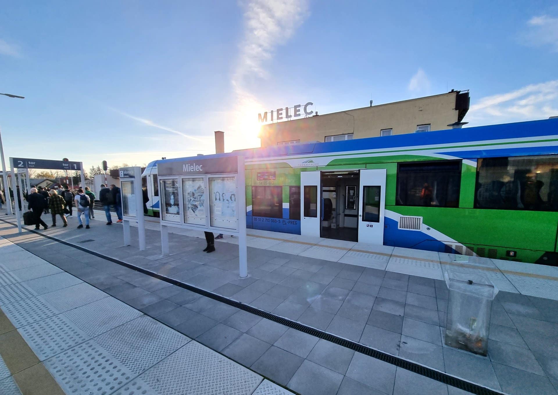 Inforail - Nowy system informacji pasażerskiej na linii Mielec–Dębica. Inwestycja za ponad 5 mln zł