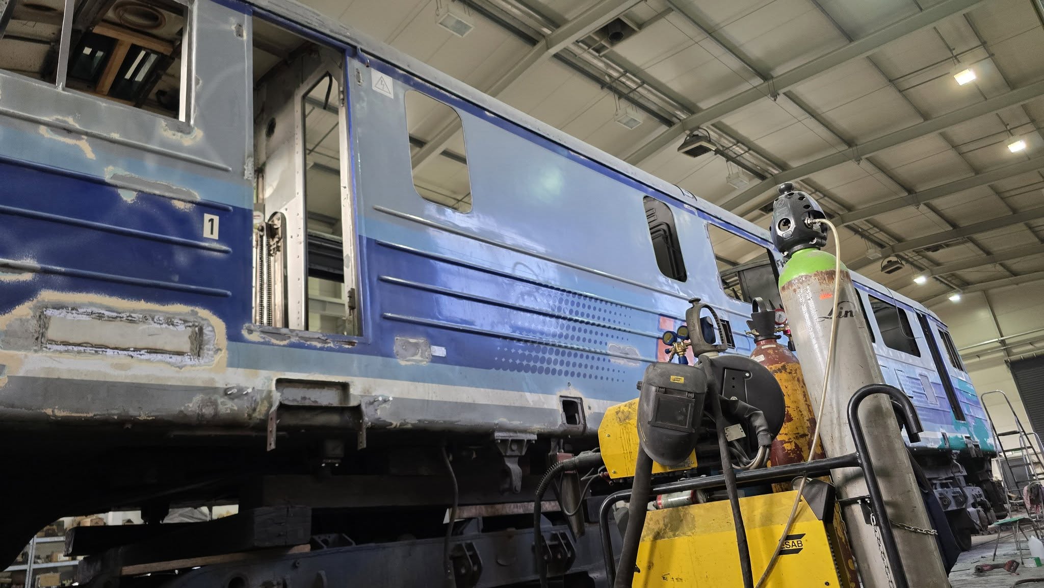 Inforail - Drugie życie lokomotywy EU07-369. W Koltarze trwa naprawa P5 dawnej maszyny PKP Intercity