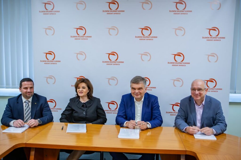 Umowa na składy Skoda BEMU dla ZSSK