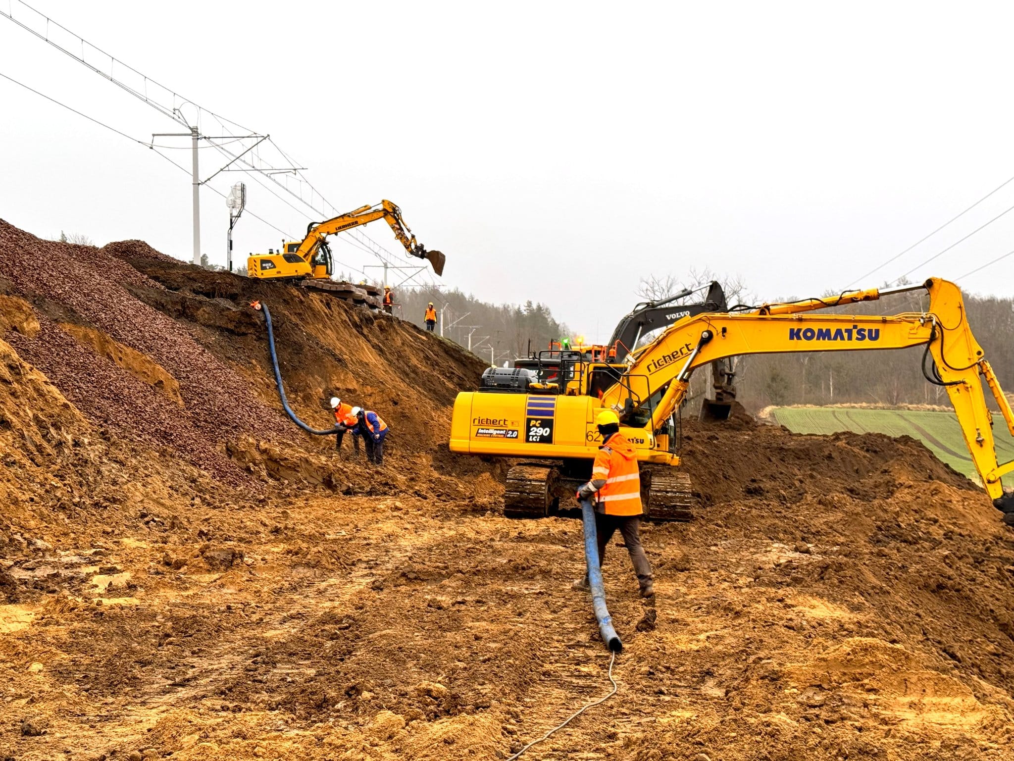 Inforail - Przesunięcie wznowienia ruchu na linii Giżycko – Korsze. PKP PLK naprawiają uszkodzony nasyp