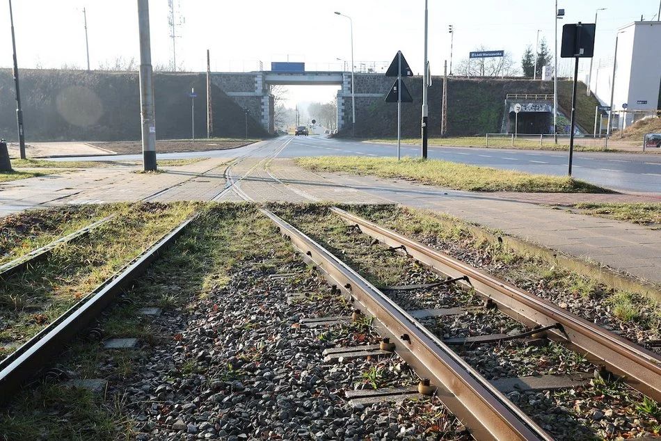 Infotram - Łódź: Wielkie zmiany na Marysinie. Nowe torowisko, równa nawierzchnia, chodniki i parking