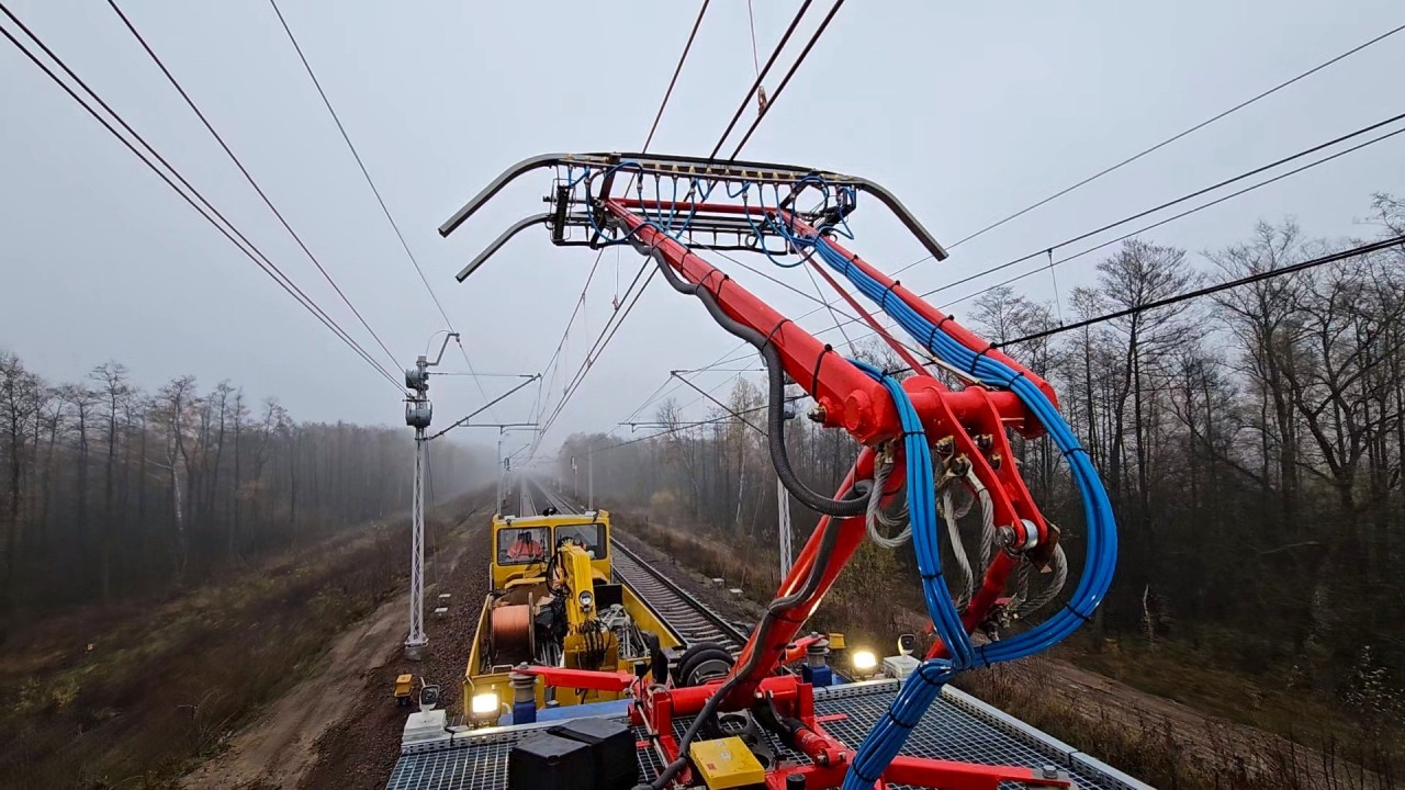 Inforail - PKP PLK kontra zima. Nowoczesne technologie w walce z oblodzeniem sieci trakcyjnej