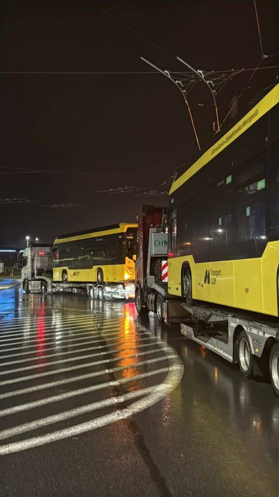 Nowa era zeroemisyjna w Tychach. Do PKM dotarły pierwsze autobusy wodorowe marki NesoBus / fot. UM Tychy