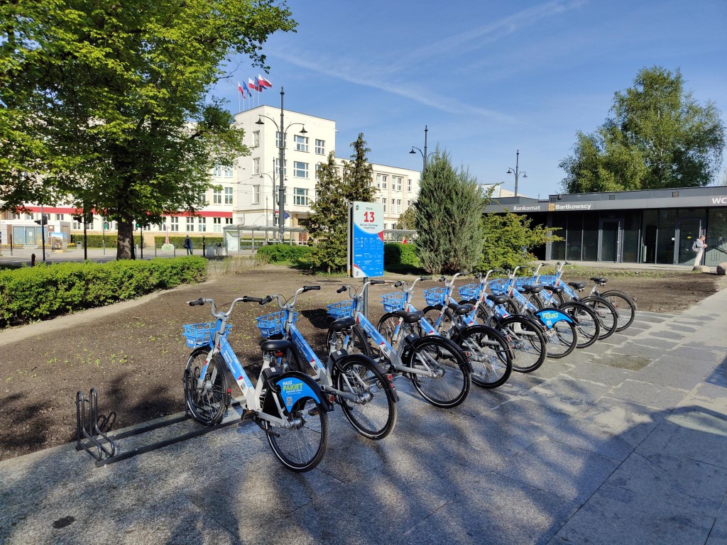 W sezonie 2025 operatorem systemu jest konsorcjum firm Orange Polska SA i Roovee SA.