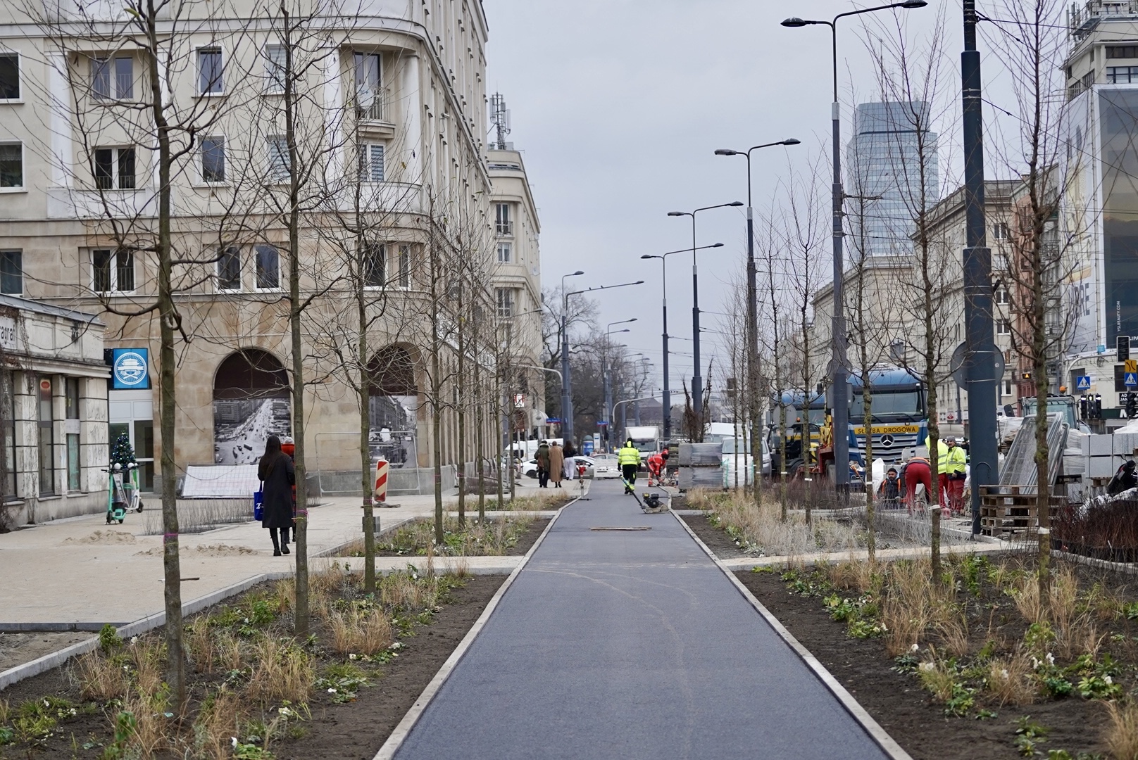 Infobike - Warszawa: Nowa droga rowerowa przy ul. Leszno. Objazdy i zmiany tras autobusów