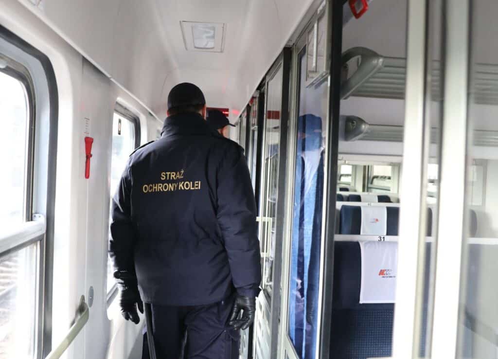 Pasażer otworzył … szafę sterowniczą. Reakcja SOK i Policji na stacji Włoszczowa Północ foto: SOK