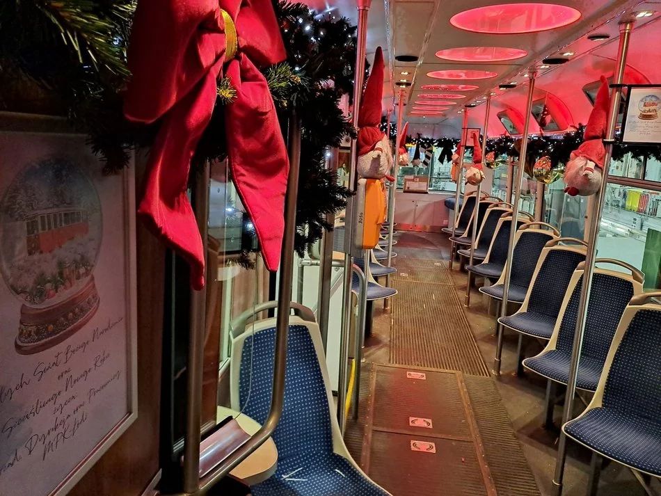 Mikołajkowy tramwaj MPK Łódź ponownie na torach foto: UM Łódź