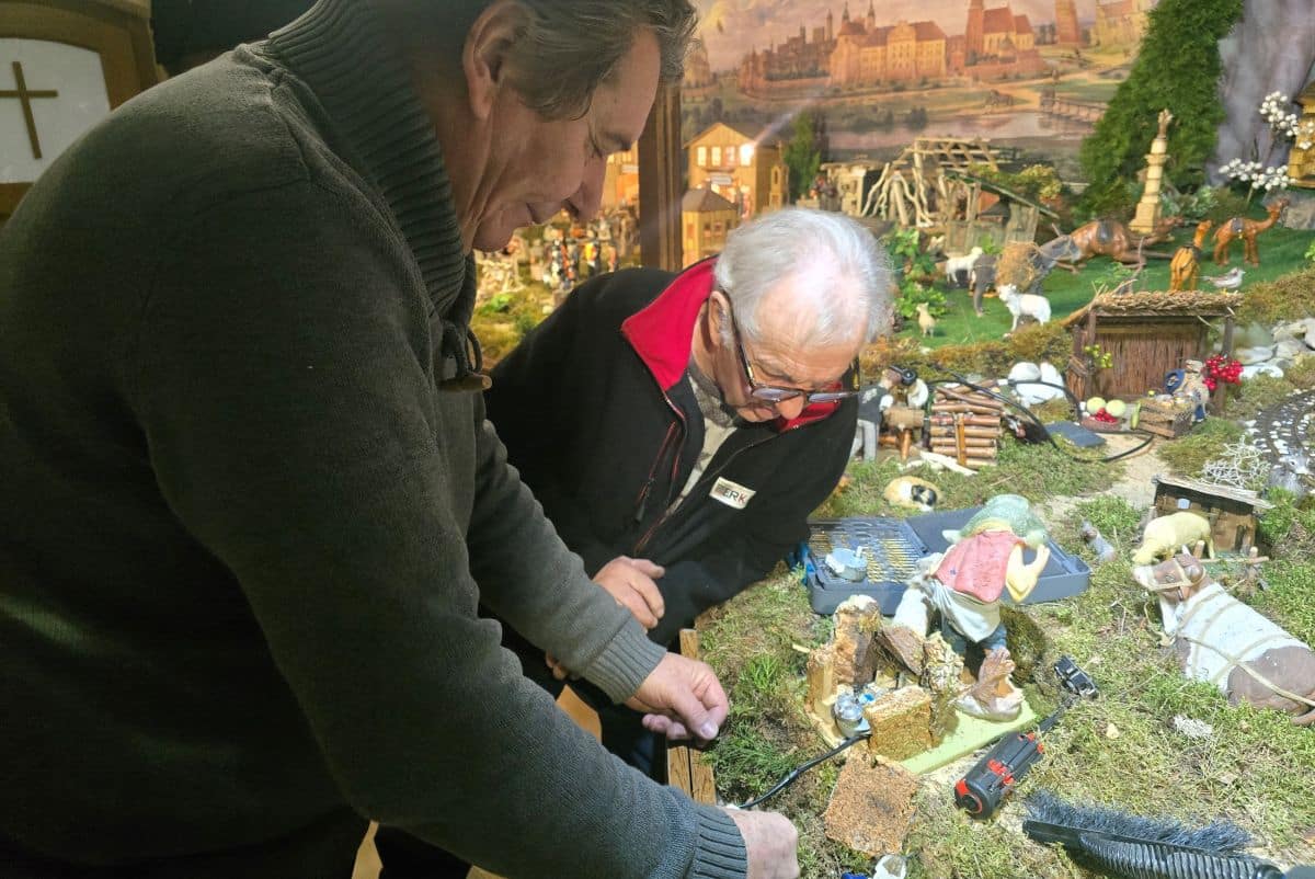 Inforail - Kolejarska szopka ponownie w Piotrkowie Trybunalskim