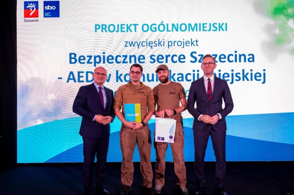 Bezpieczne serce Szczecina - AED w komunikacji miejskiej